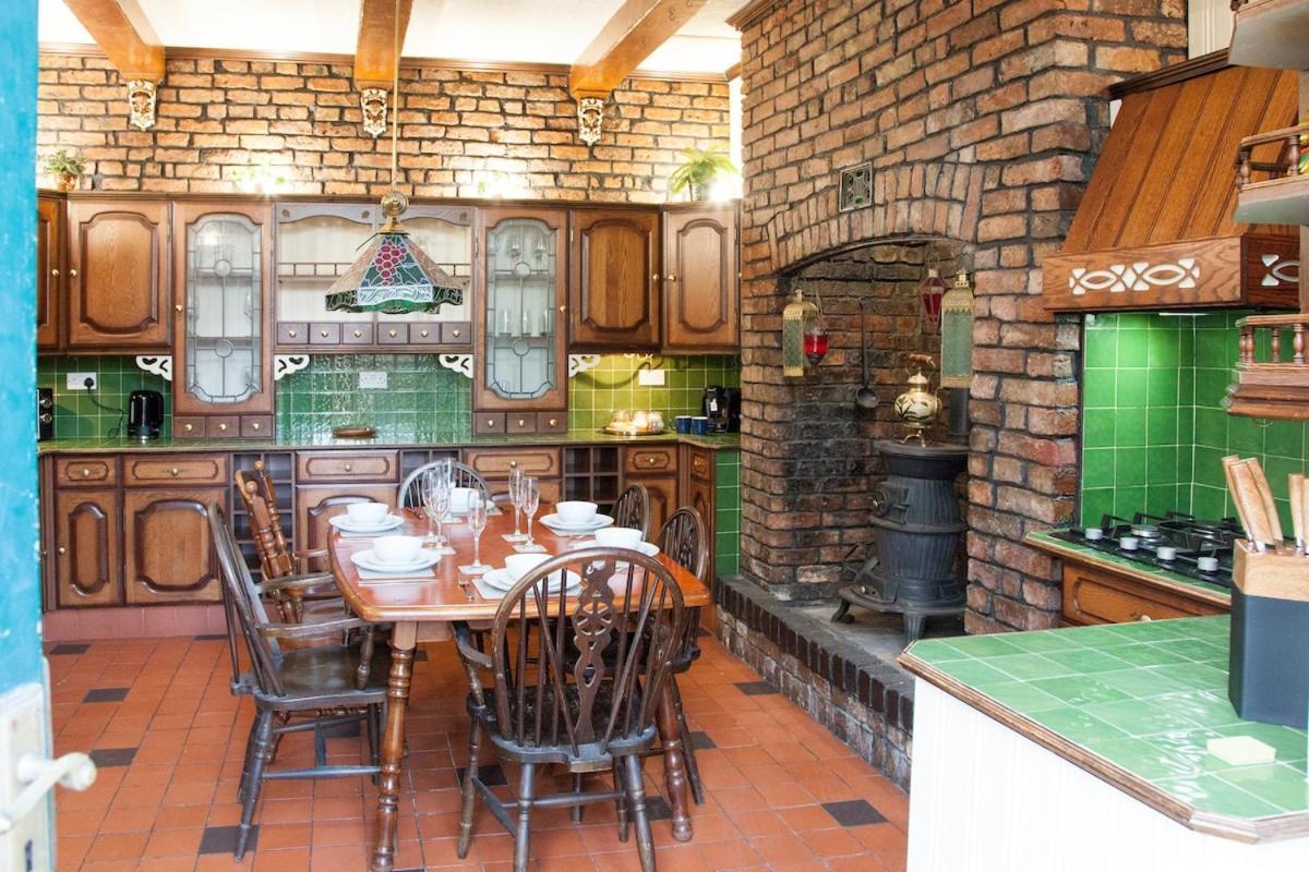 Victorian Elegance At Kingscliffe, Sleeps 17 Villa Manchester Eksteriør billede