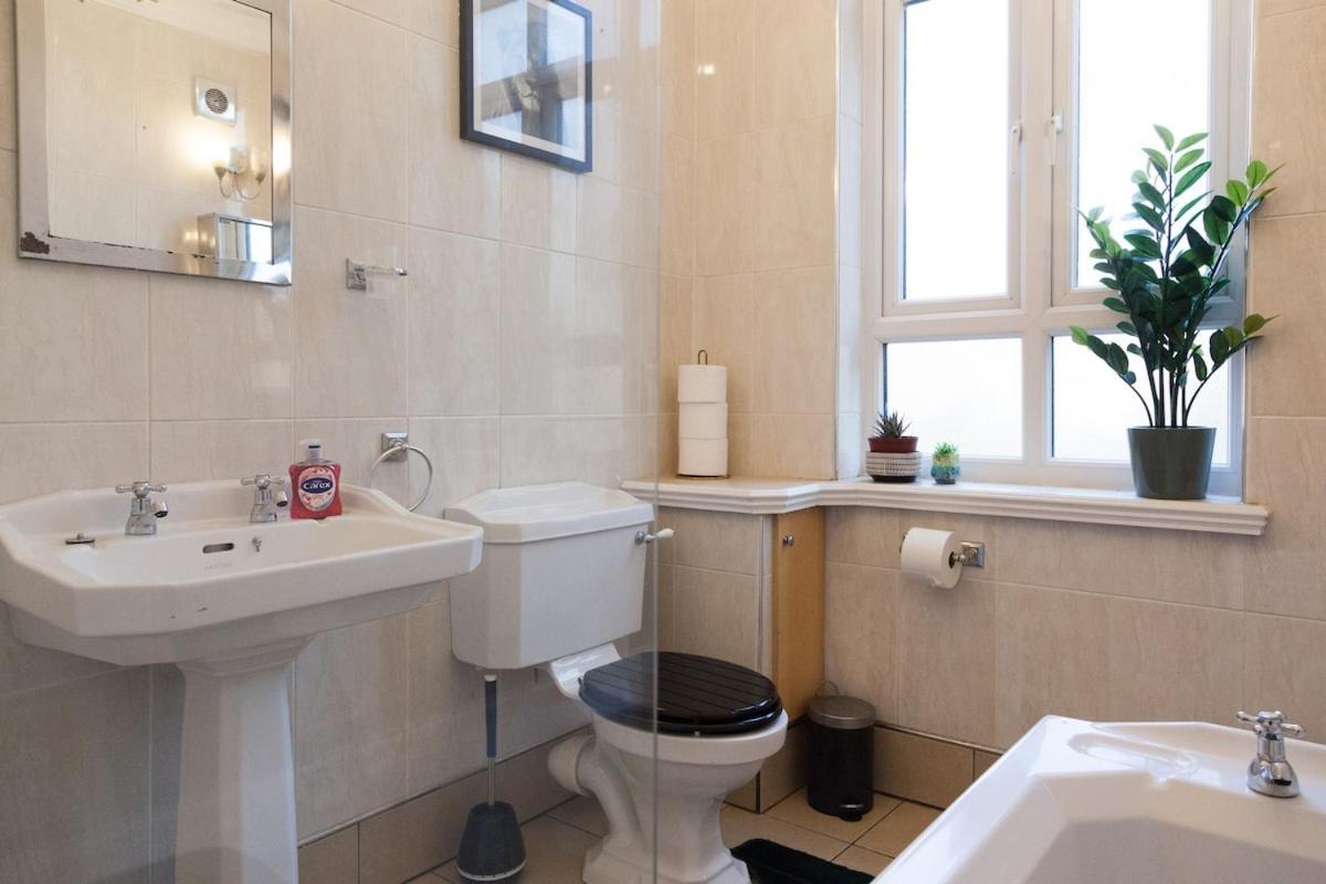 Victorian Elegance At Kingscliffe, Sleeps 17 Villa Manchester Eksteriør billede