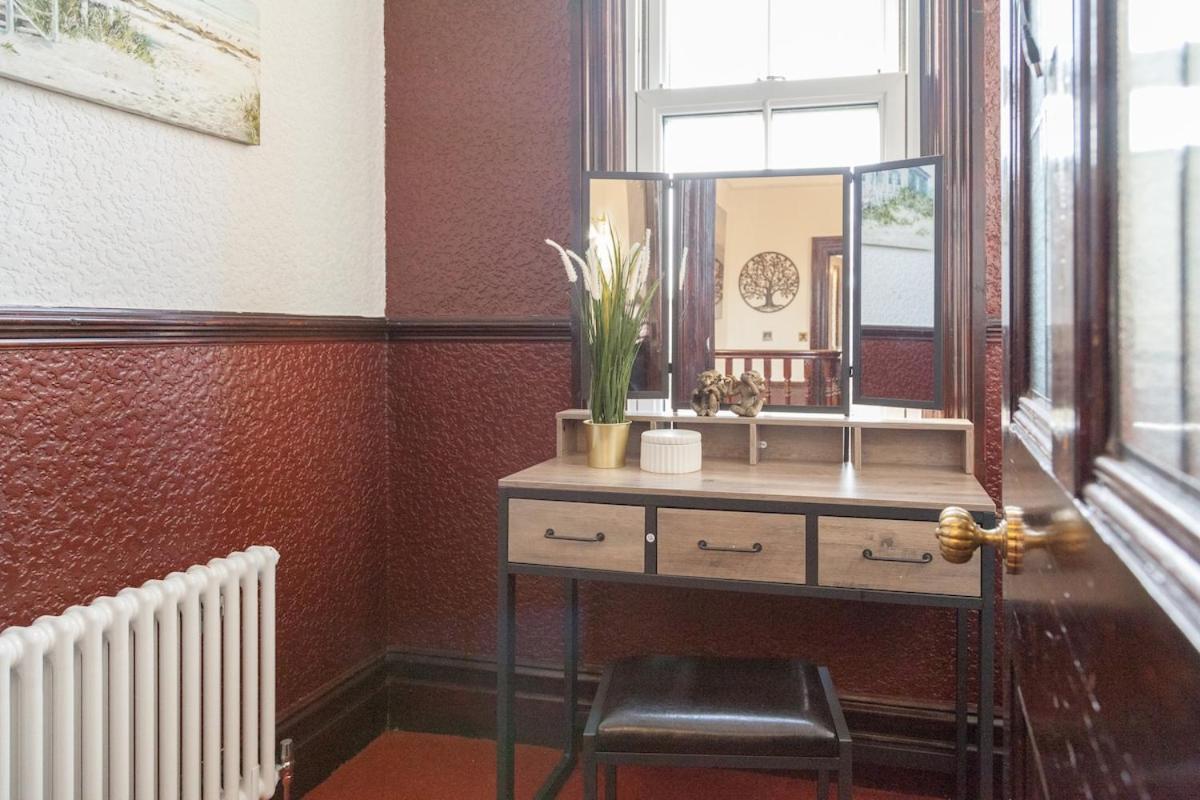 Victorian Elegance At Kingscliffe, Sleeps 17 Villa Manchester Eksteriør billede