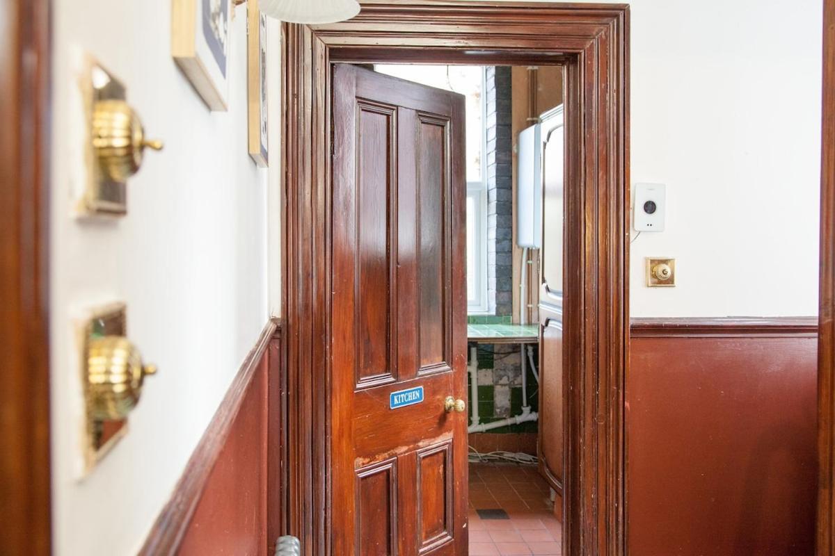 Victorian Elegance At Kingscliffe, Sleeps 17 Villa Manchester Eksteriør billede