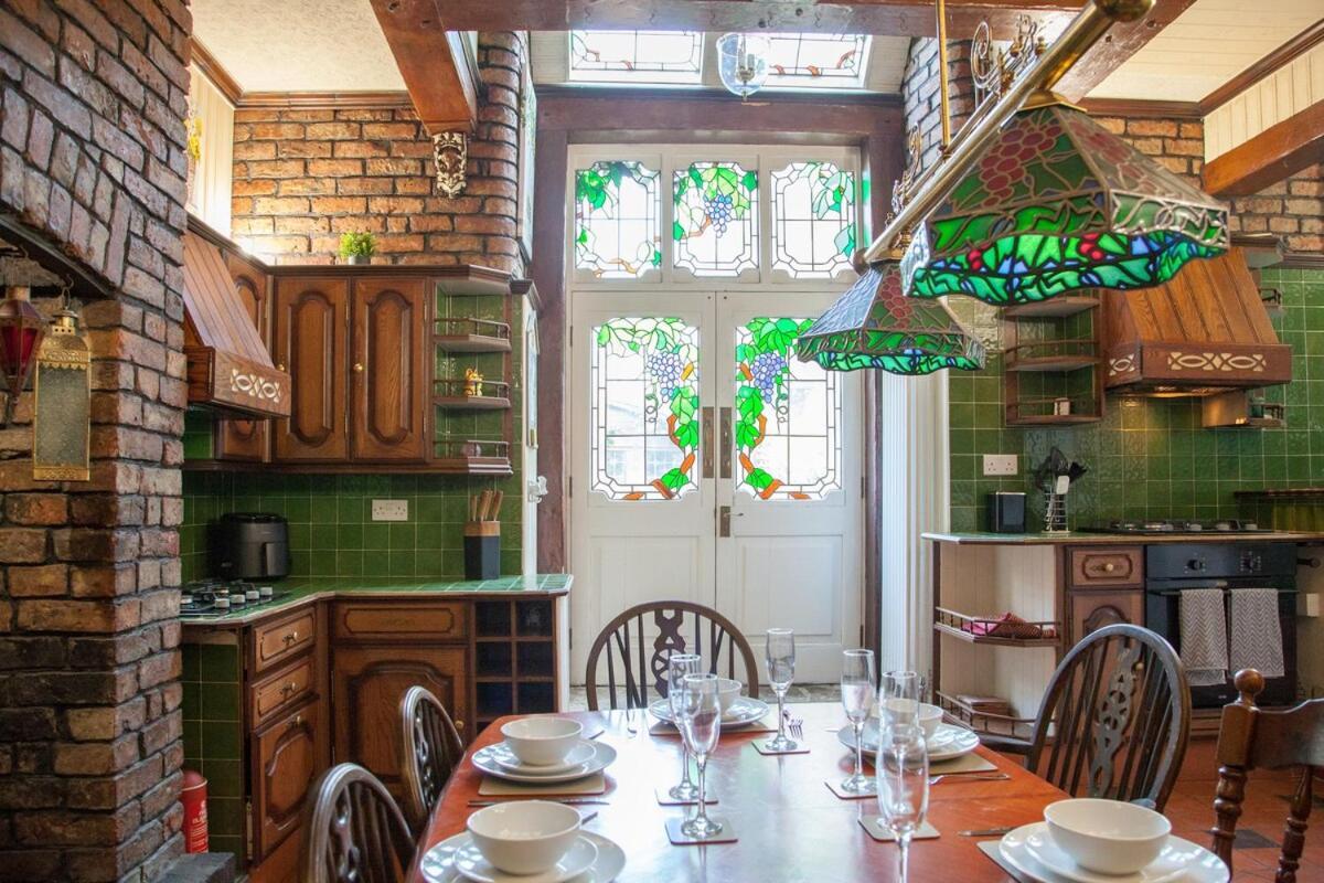 Victorian Elegance At Kingscliffe, Sleeps 17 Villa Manchester Eksteriør billede